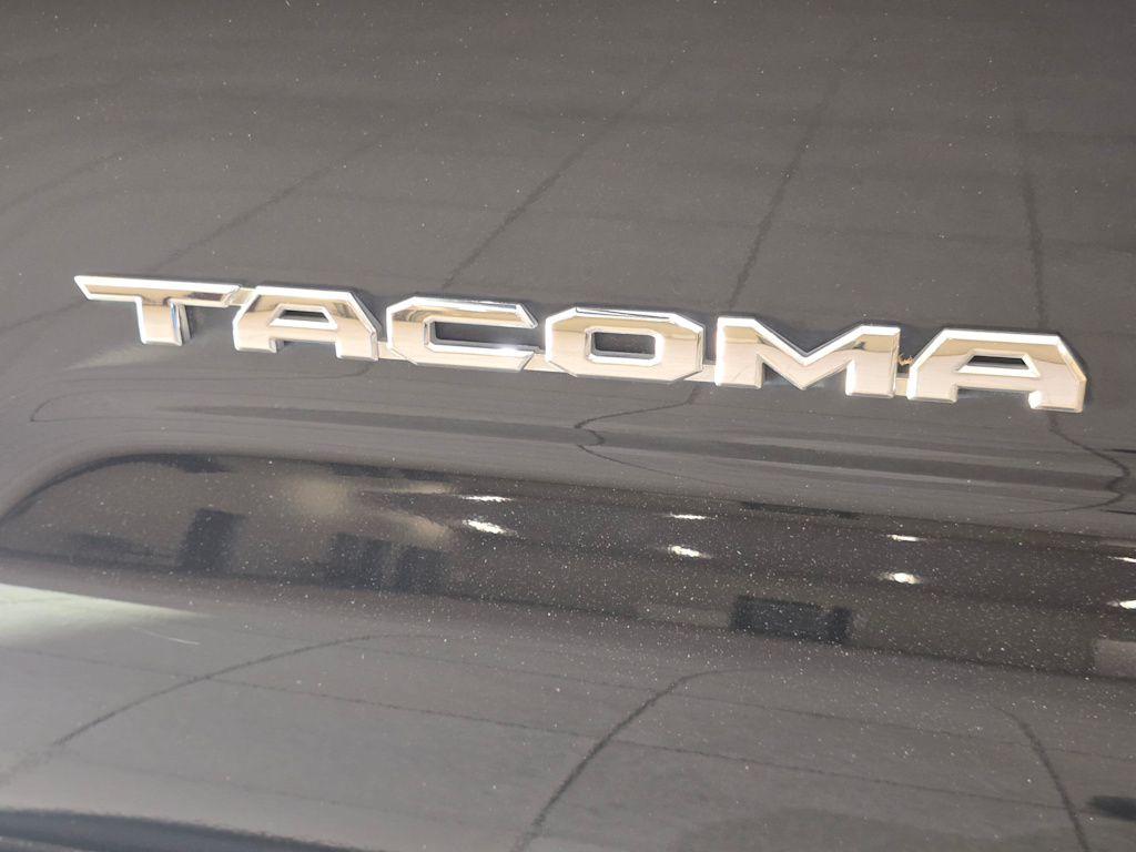 Thumbnail: 2020 Toyota Tacoma - 7