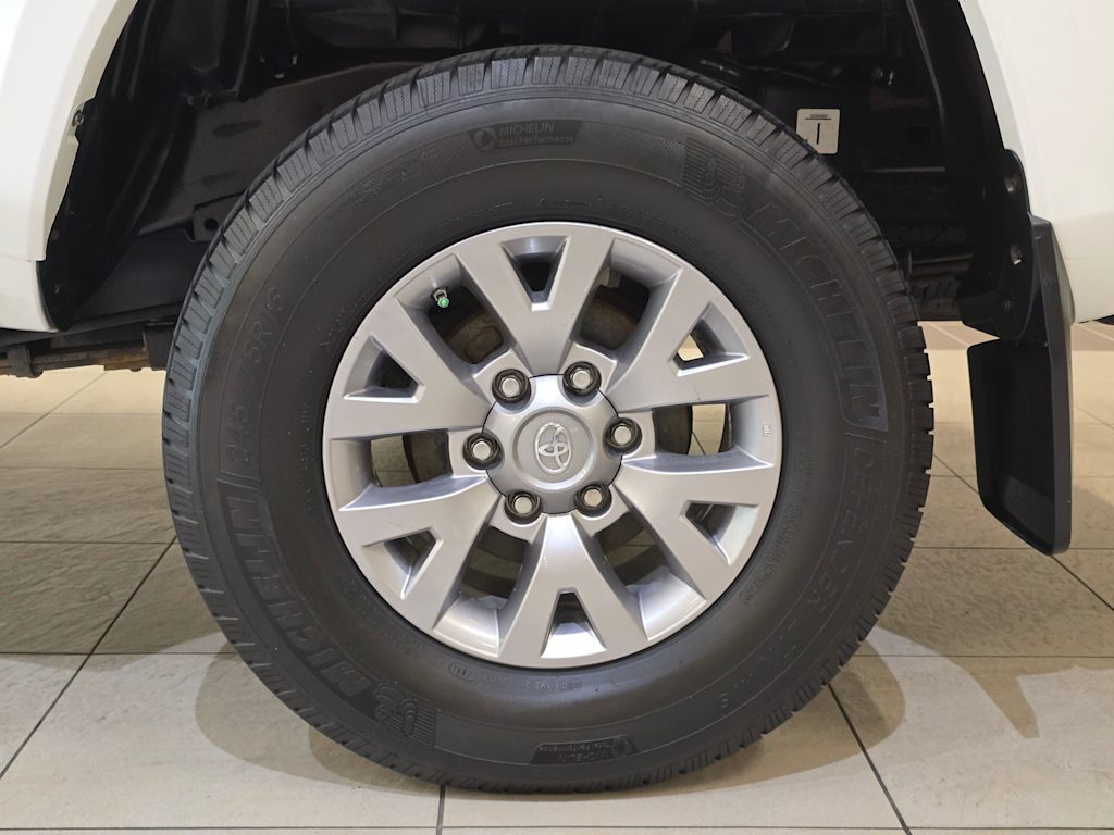 Thumbnail: 2018 Toyota Tacoma - 8