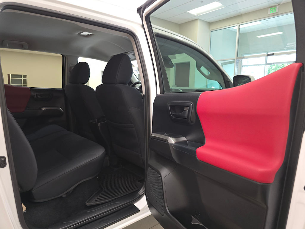 Thumbnail: 2018 Toyota Tacoma - 30