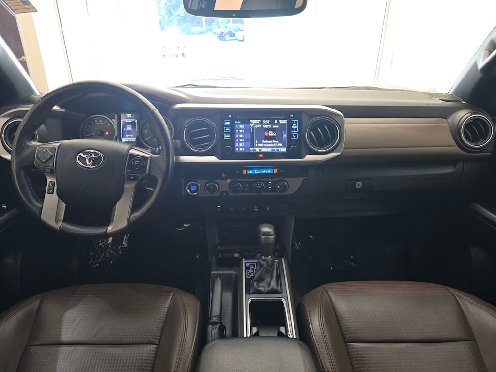 Thumbnail: 2017 Toyota Tacoma - 9