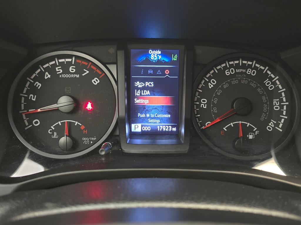 Thumbnail: 2021 Toyota Tacoma - 18