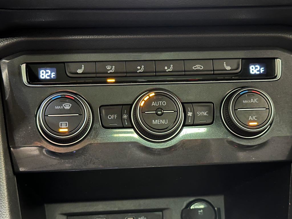 Thumbnail: 2021 Volkswagen Tiguan - 24