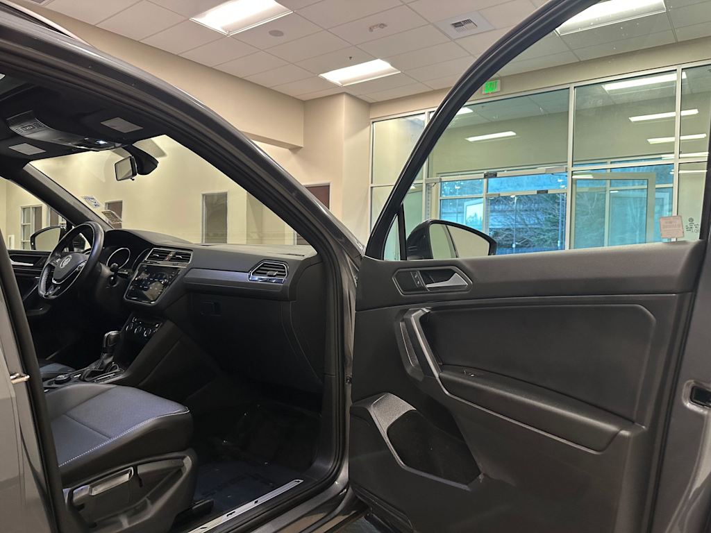 Thumbnail: 2021 Volkswagen Tiguan - 32