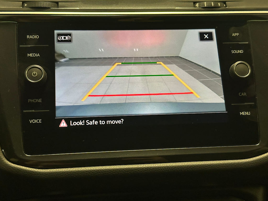 Thumbnail: 2021 Volkswagen Tiguan - 16