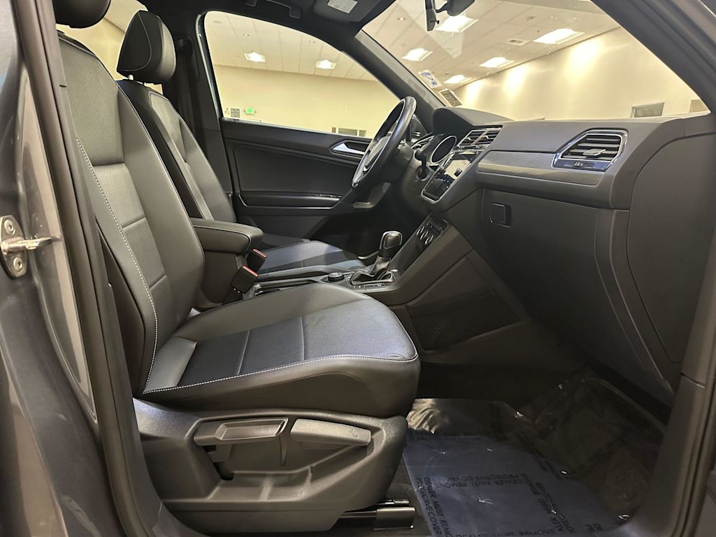 Thumbnail: 2021 Volkswagen Tiguan - 12