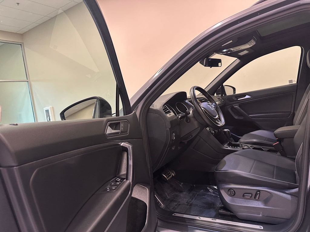 Thumbnail: 2021 Volkswagen Tiguan - 28