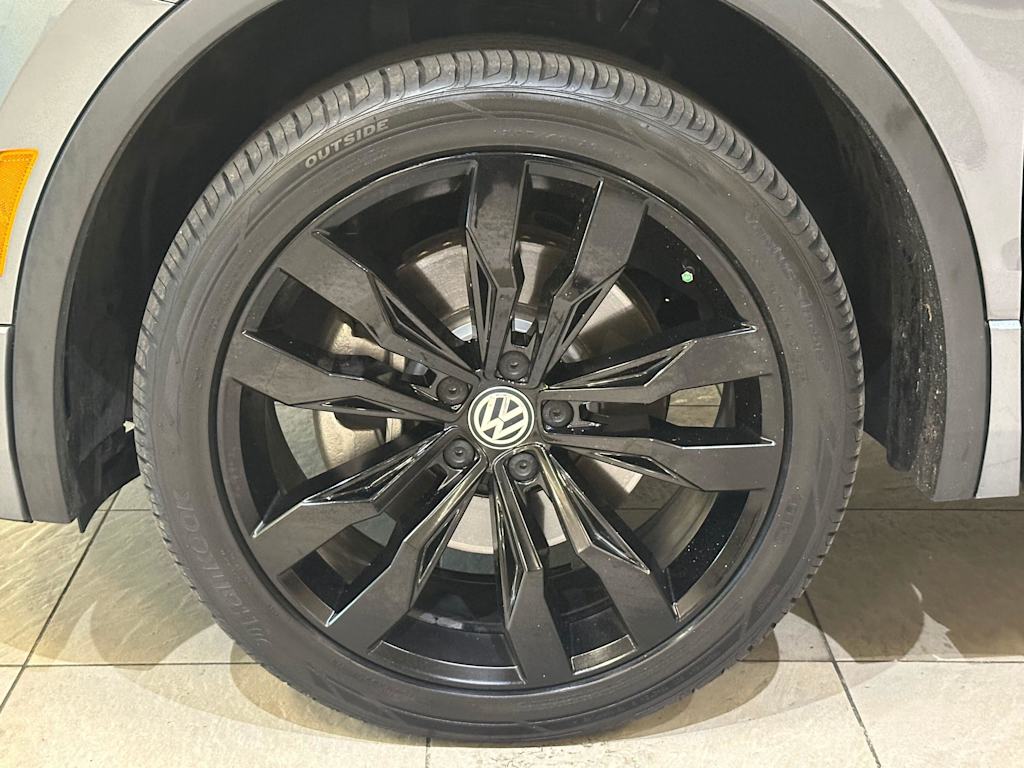 Thumbnail: 2021 Volkswagen Tiguan - 8