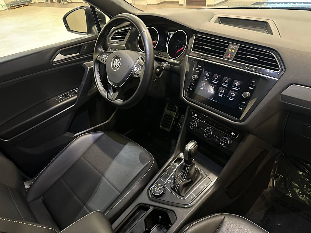Thumbnail: 2021 Volkswagen Tiguan - 15