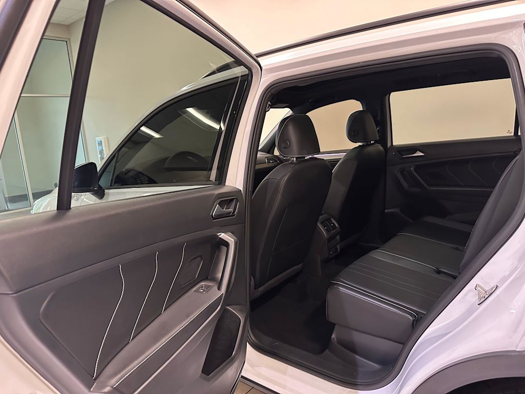 Thumbnail: 2022 Volkswagen Tiguan - 29
