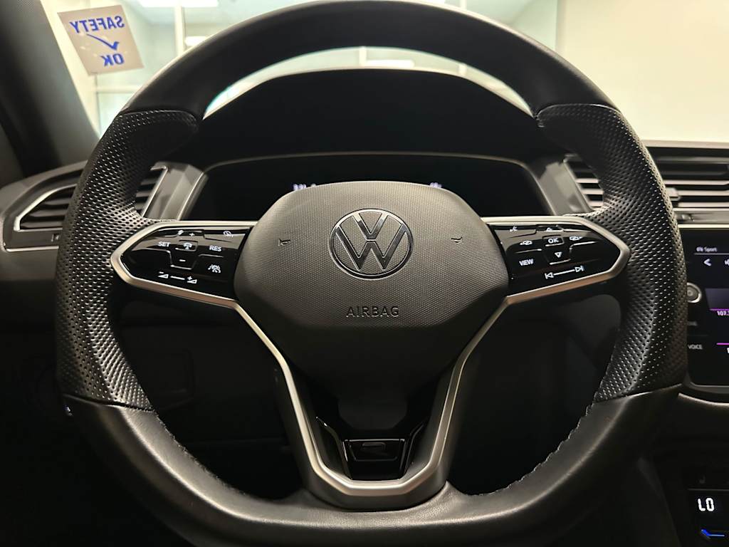 Thumbnail: 2022 Volkswagen Tiguan - 14
