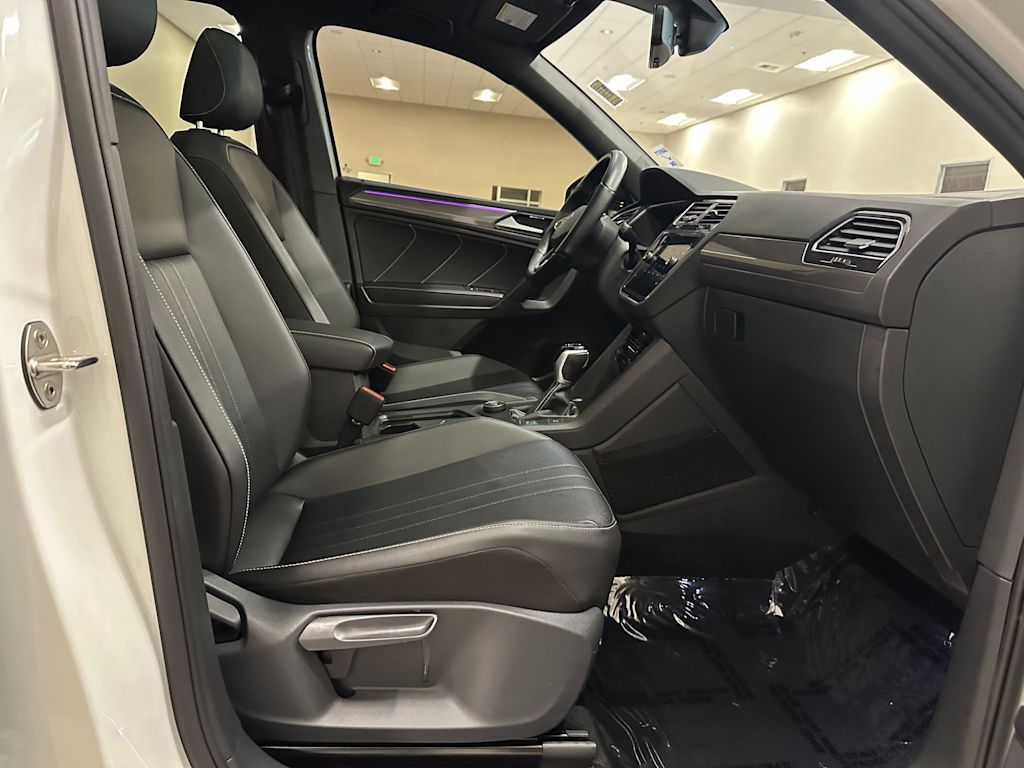 Thumbnail: 2022 Volkswagen Tiguan - 12