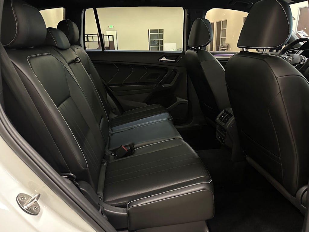 Thumbnail: 2022 Volkswagen Tiguan - 30
