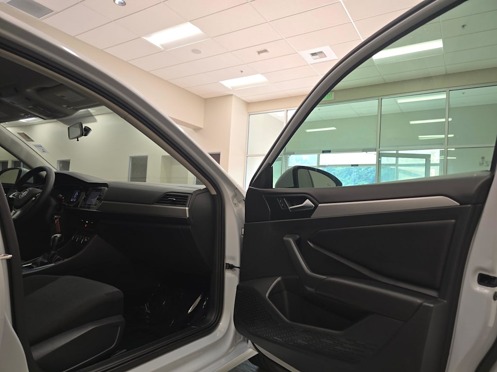 Thumbnail: 2019 Volkswagen Jetta - 30