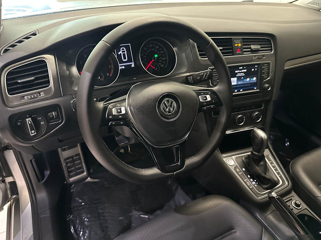 Thumbnail: 2017 Volkswagen Golf - 2