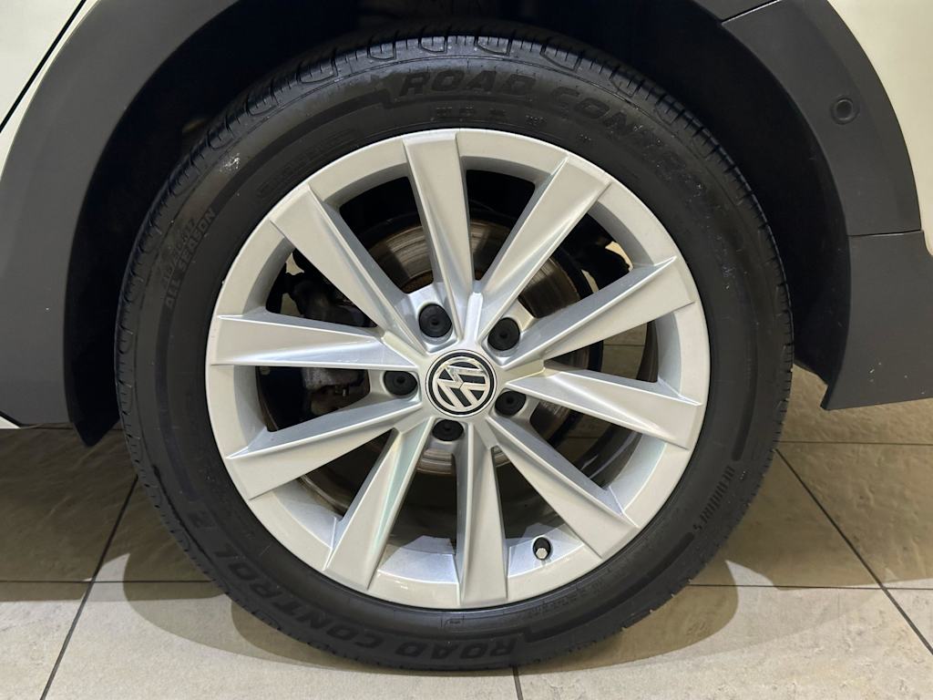 Thumbnail: 2017 Volkswagen Golf - 7
