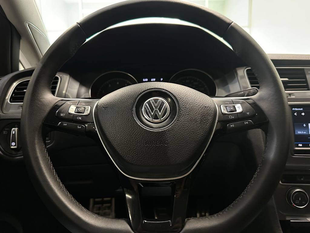 Thumbnail: 2017 Volkswagen Golf - 13