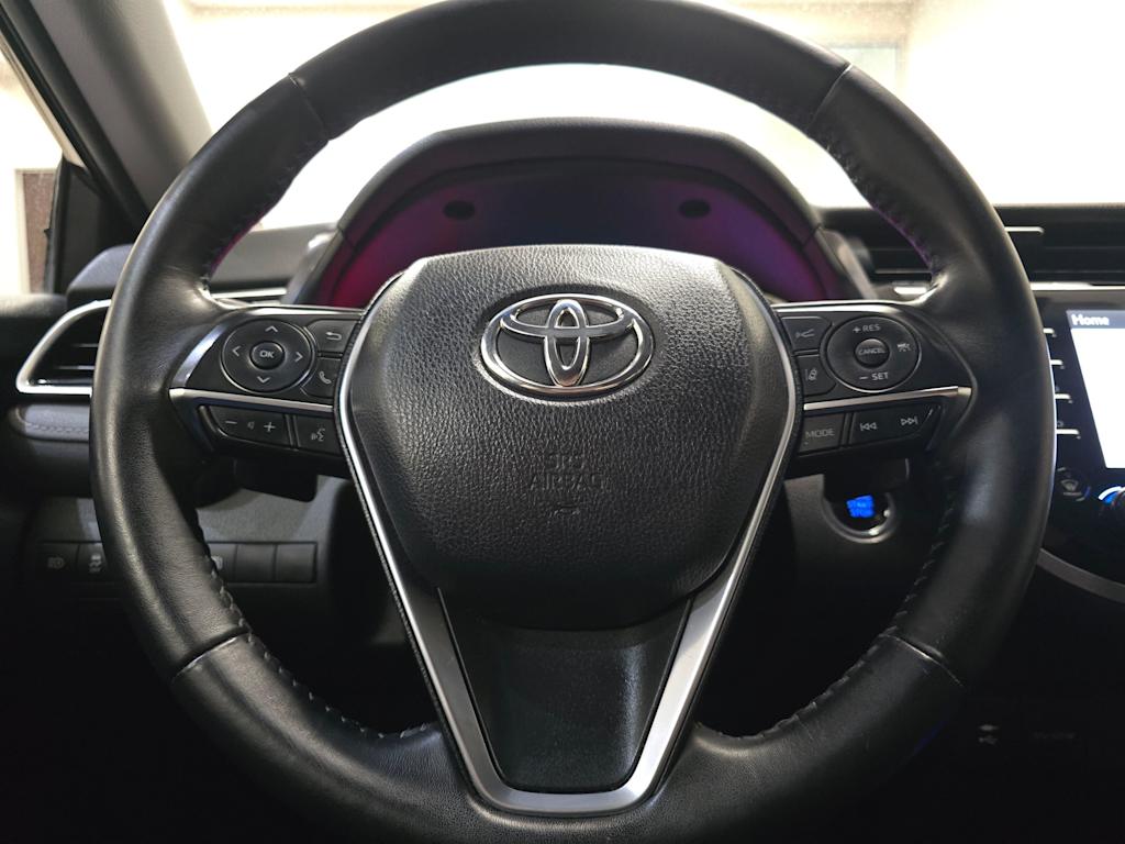 Thumbnail: 2018 Toyota Camry - 14