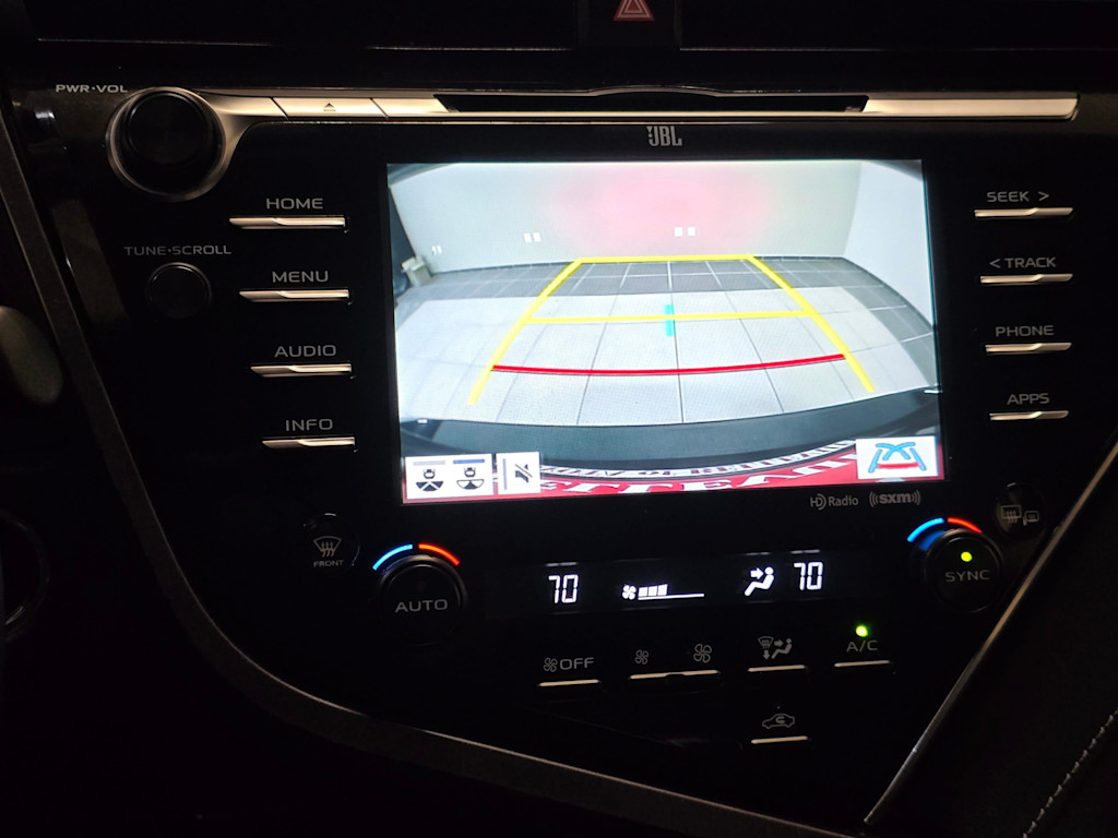 Thumbnail: 2018 Toyota Camry - 16
