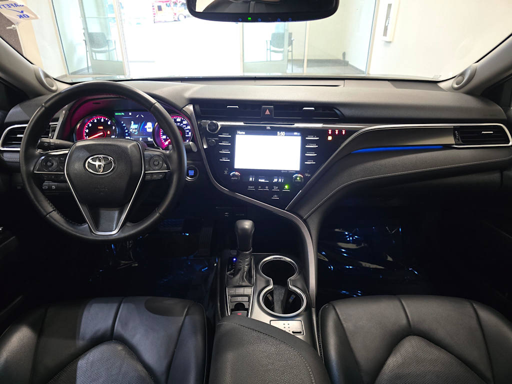 Thumbnail: 2018 Toyota Camry - 10