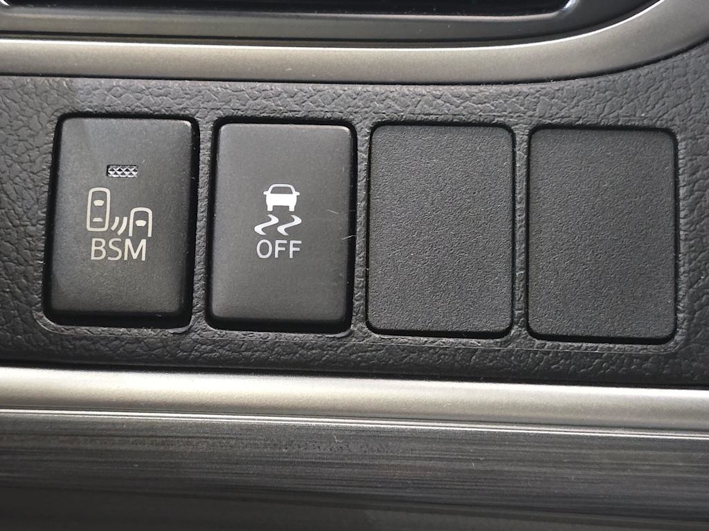 Thumbnail: 2012 Toyota Camry - 24