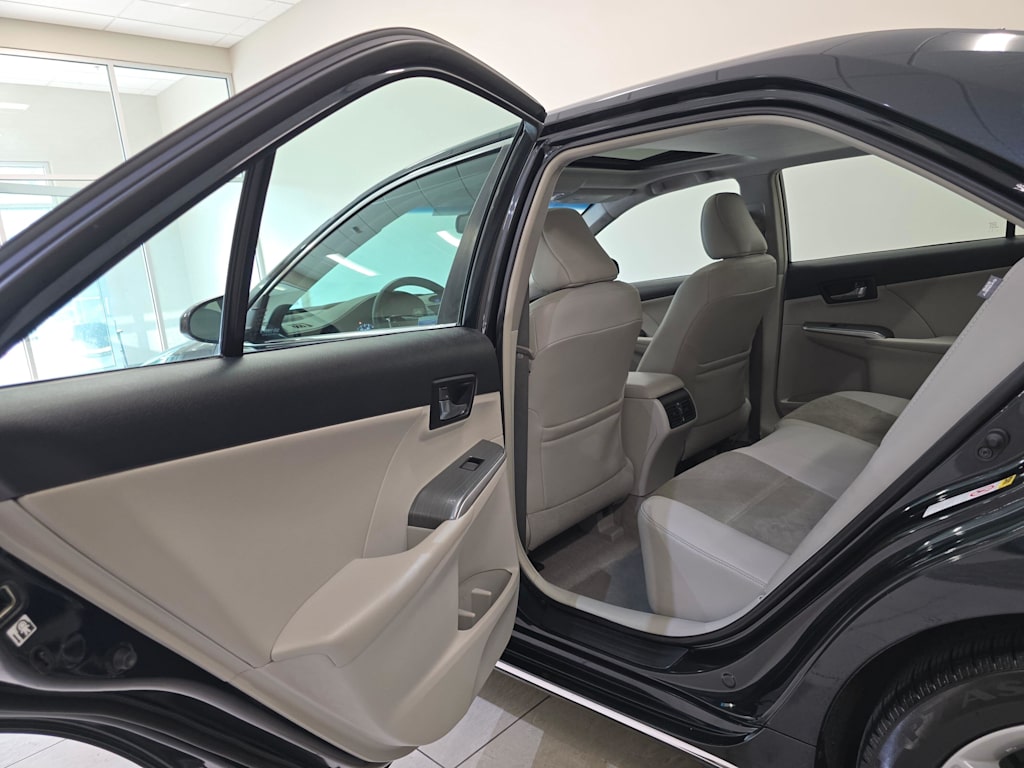 Thumbnail: 2012 Toyota Camry - 27