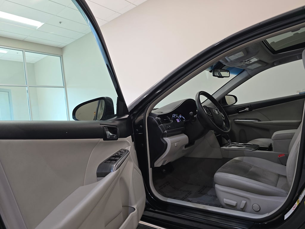 Thumbnail: 2012 Toyota Camry - 26