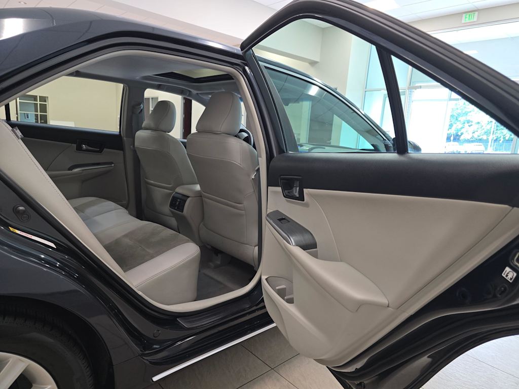 Thumbnail: 2012 Toyota Camry - 29