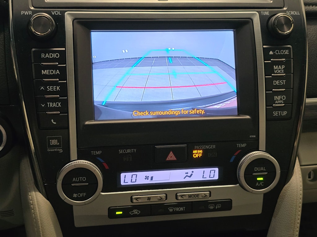Thumbnail: 2012 Toyota Camry - 16
