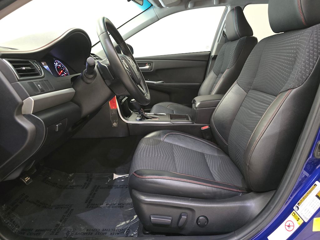 Thumbnail: 2015 Toyota Camry - 10