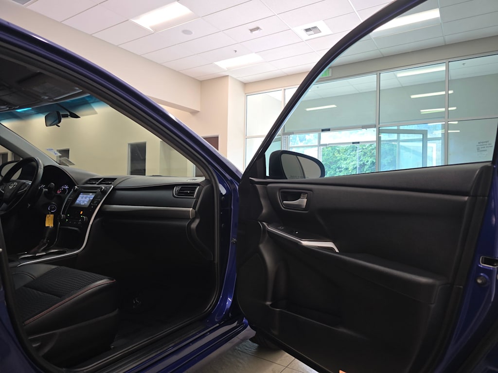 Thumbnail: 2015 Toyota Camry - 28
