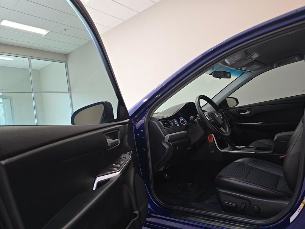 Thumbnail: 2015 Toyota Camry - 24
