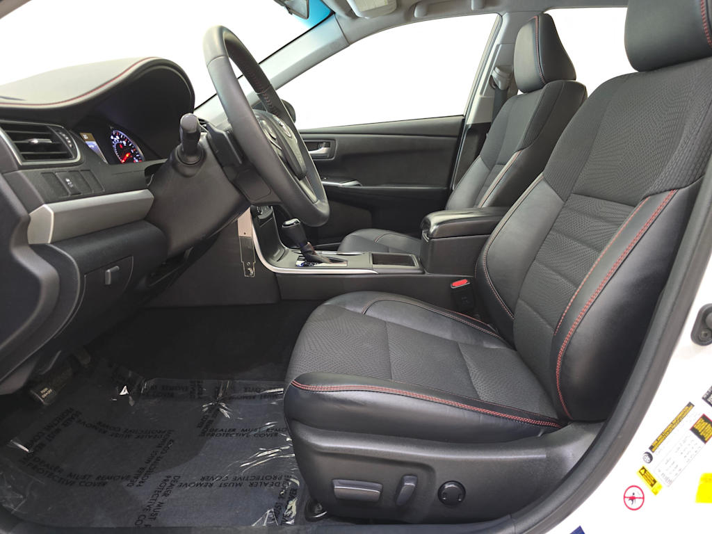 Thumbnail: 2016 Toyota Camry - 11