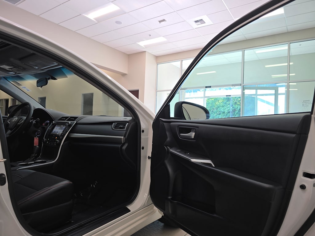 Thumbnail: 2016 Toyota Camry - 30