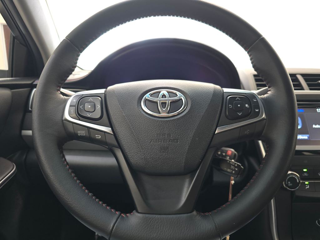 Thumbnail: 2016 Toyota Camry - 14