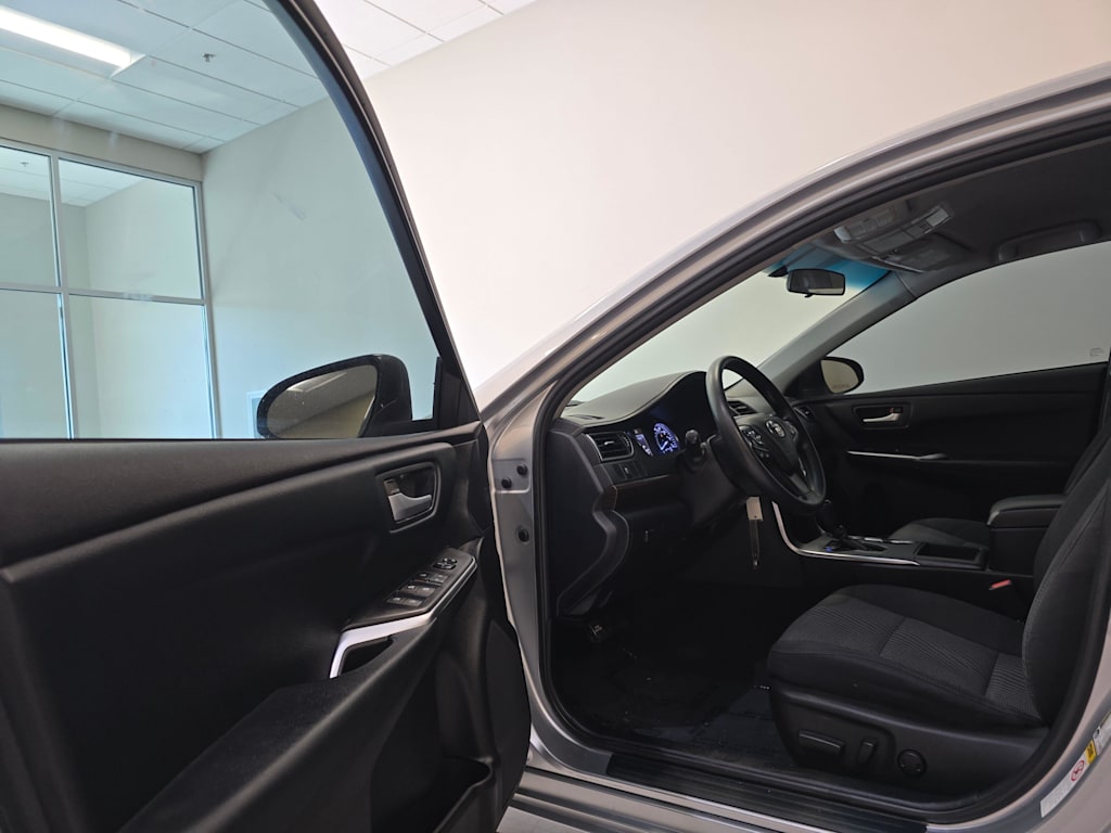 Thumbnail: 2016 Toyota Camry - 15