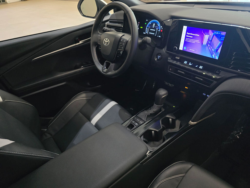 Thumbnail: 2025 Toyota Camry - 15