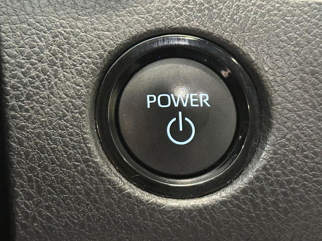 Thumbnail: 2025 Toyota Camry - 27