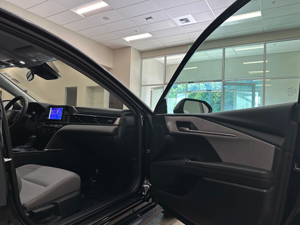 Thumbnail: 2025 Toyota Camry - 31