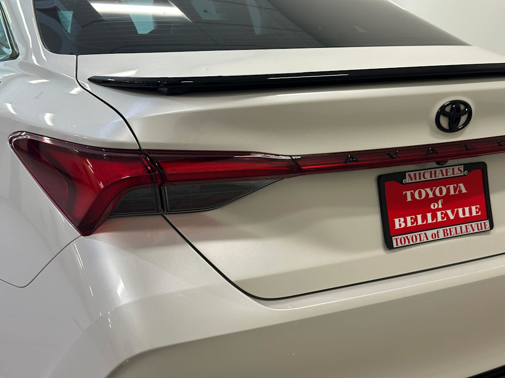 Thumbnail: 2021 Toyota Avalon - 21