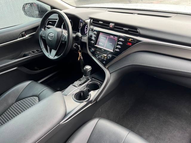 2020 Toyota Camry SE 15