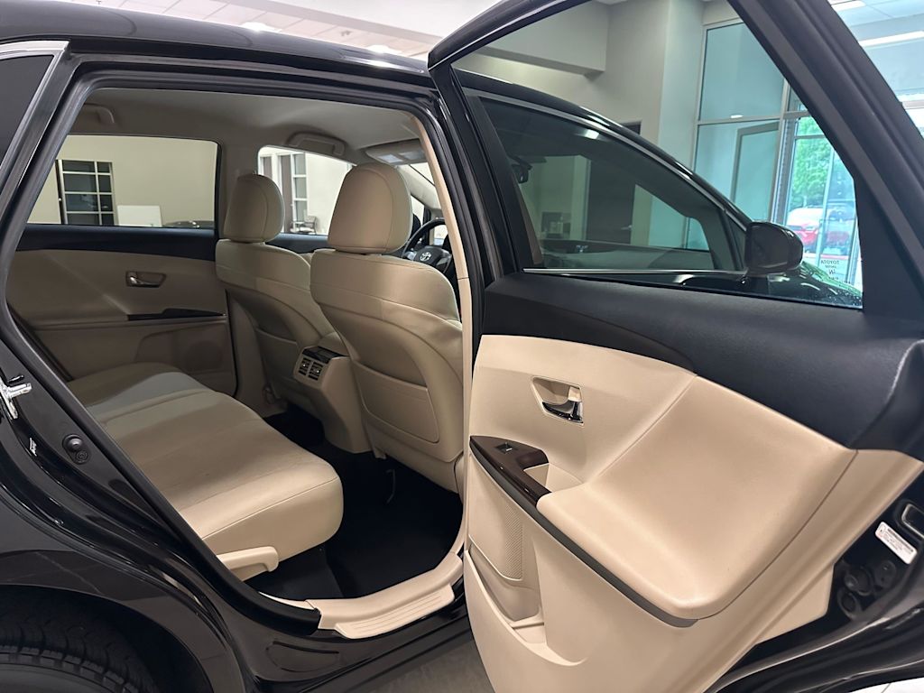 Thumbnail: 2009 Toyota Venza - 27