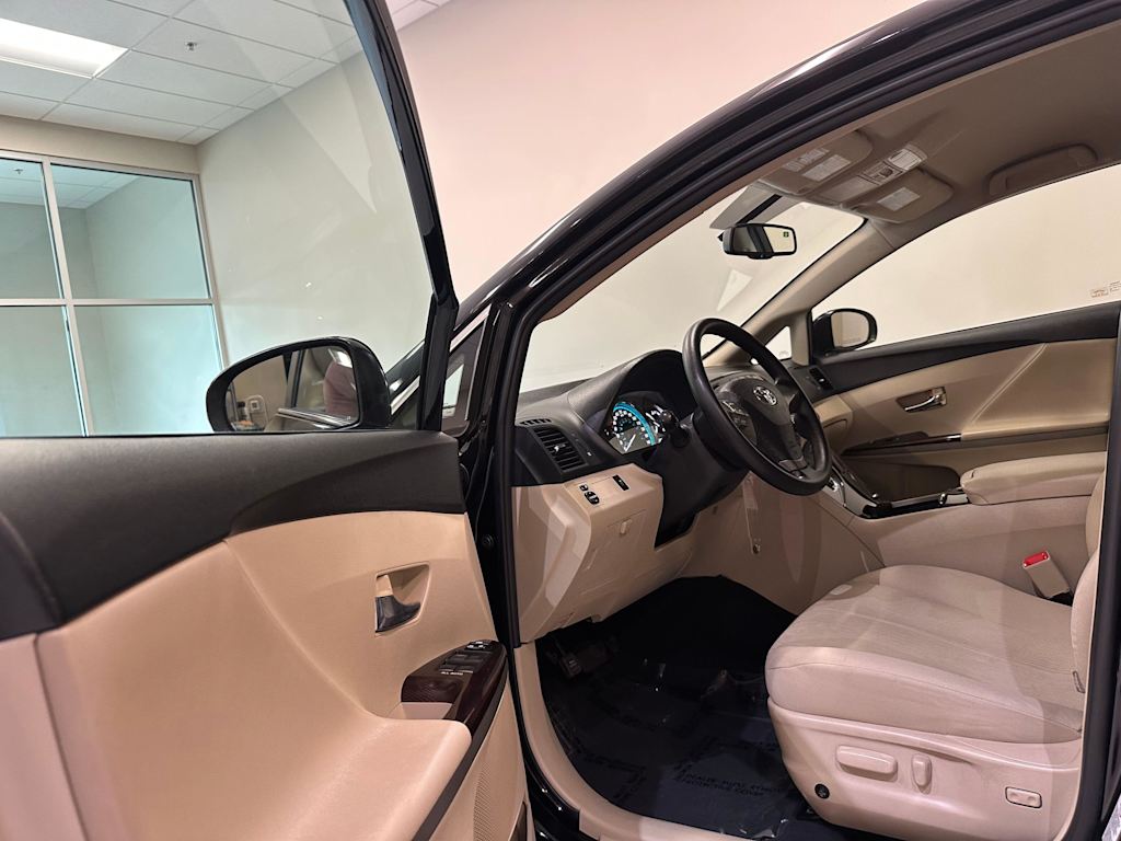Thumbnail: 2009 Toyota Venza - 14