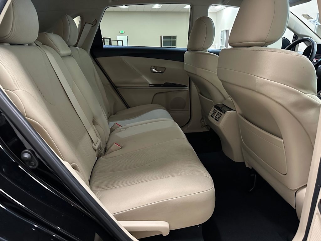 Thumbnail: 2009 Toyota Venza - 26