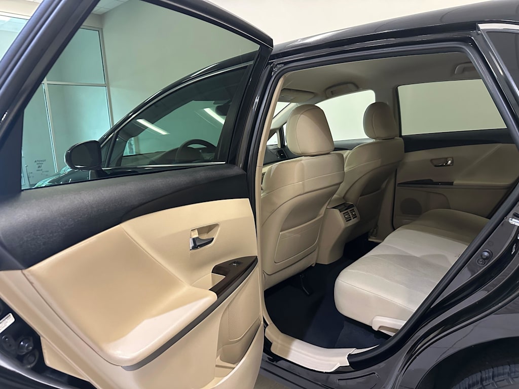 Thumbnail: 2009 Toyota Venza - 25