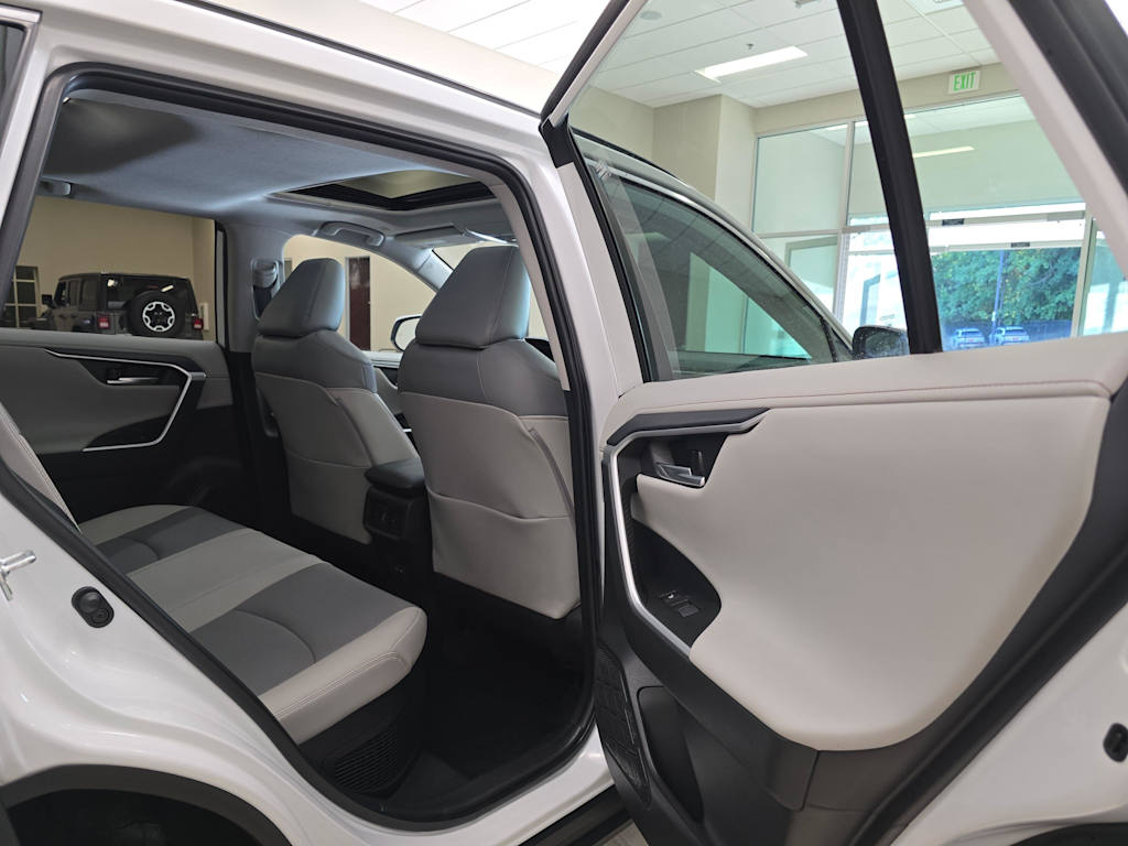 Thumbnail: 2023 Toyota RAV4 - 30