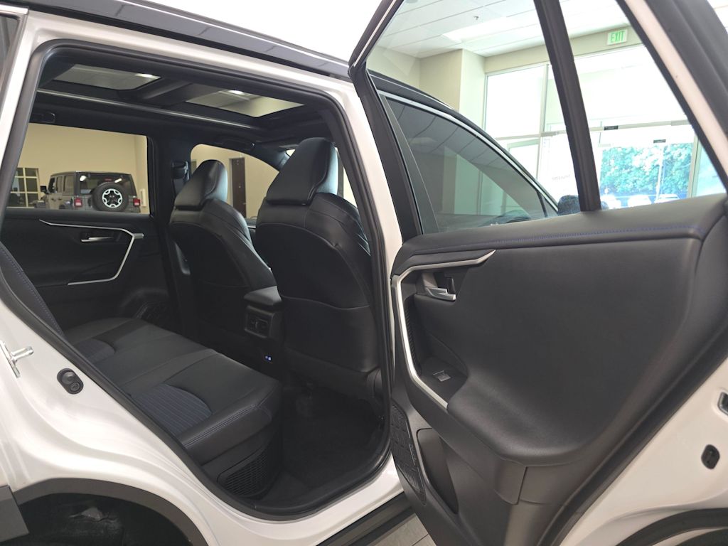 Thumbnail: 2023 Toyota RAV4 - 31