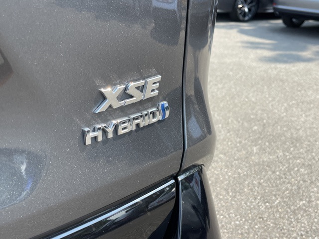 2021 Toyota RAV4 XSE 7