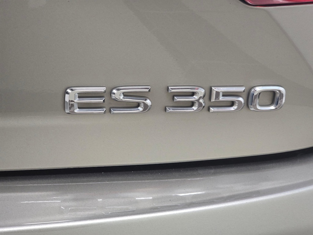 Thumbnail: 2016 Lexus ES - 7