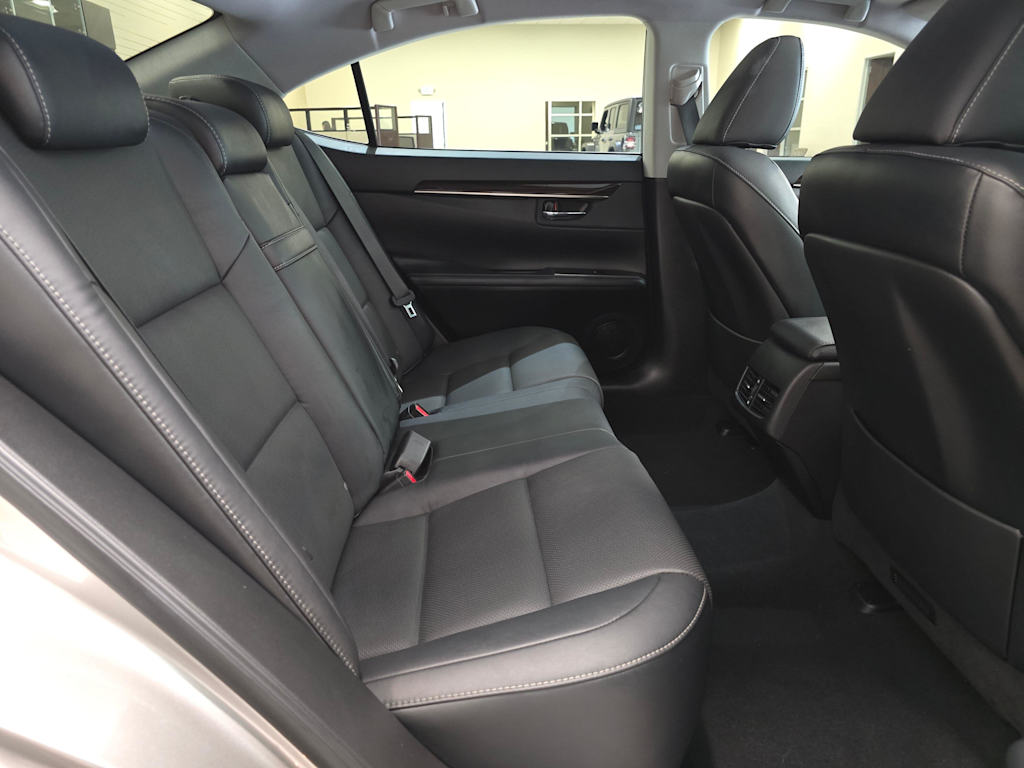 Thumbnail: 2016 Lexus ES - 30