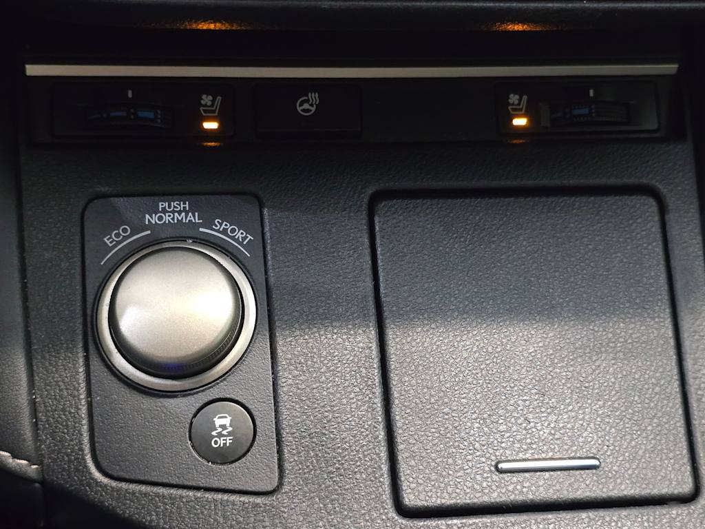 Thumbnail: 2016 Lexus ES - 23